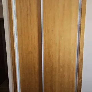 Escalera artesanal torneada de madera